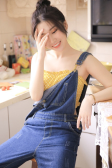 丰满爆乳寡妇